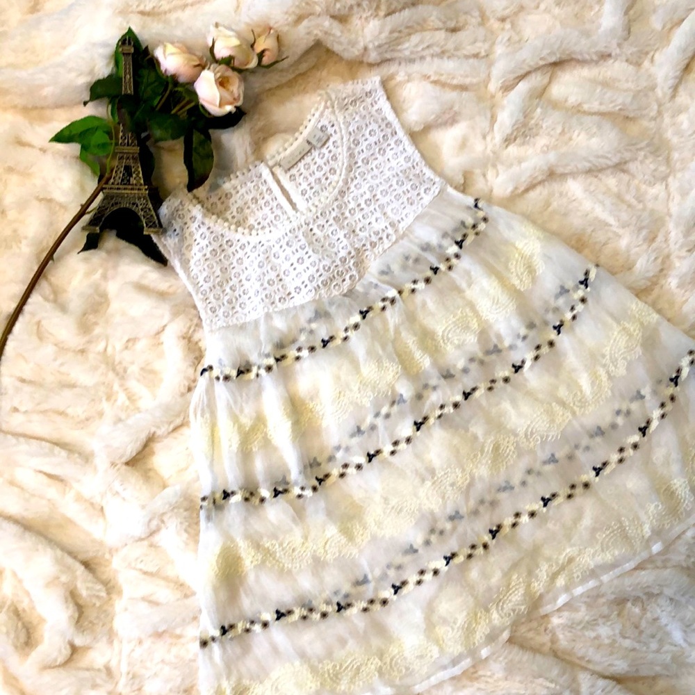 HINGE gorgeous boho organza embroidered tank